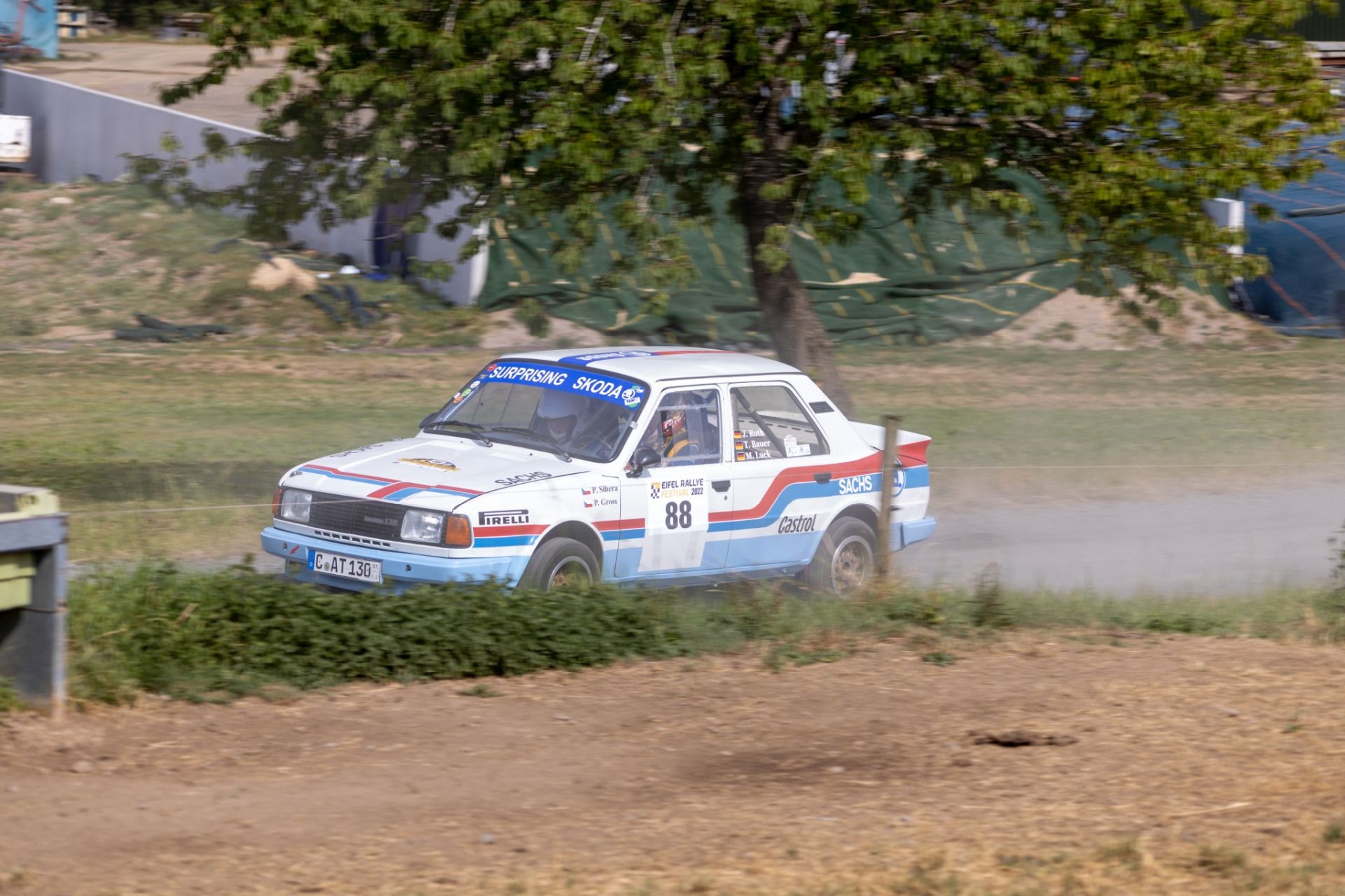 3B9A1253