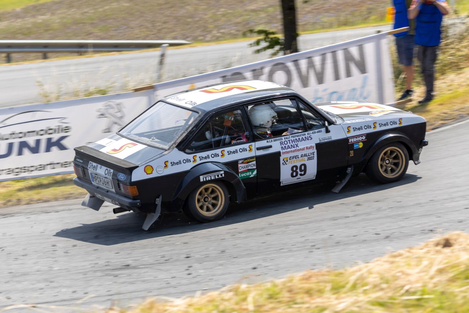 3B9A5519