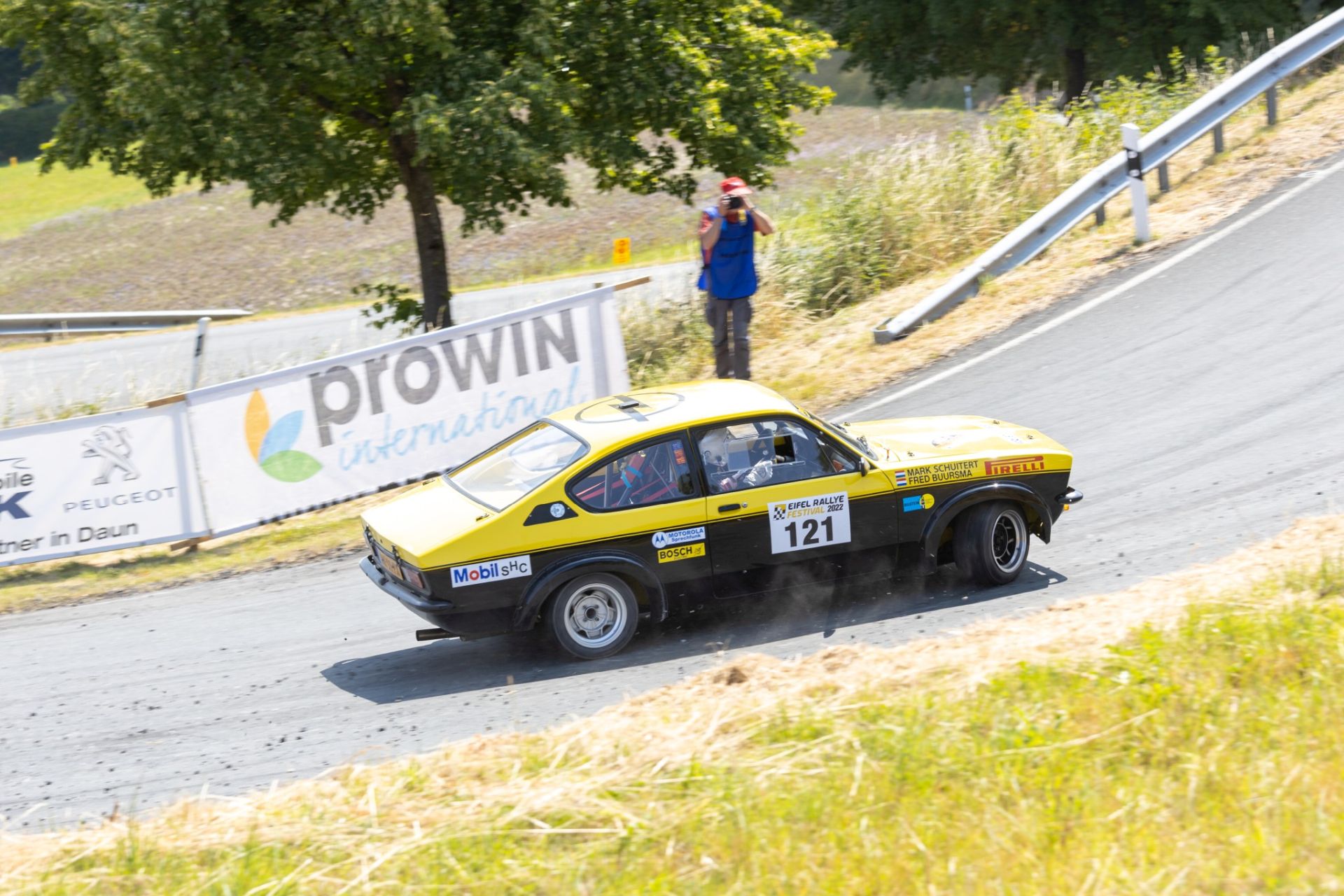 3B9A5964
