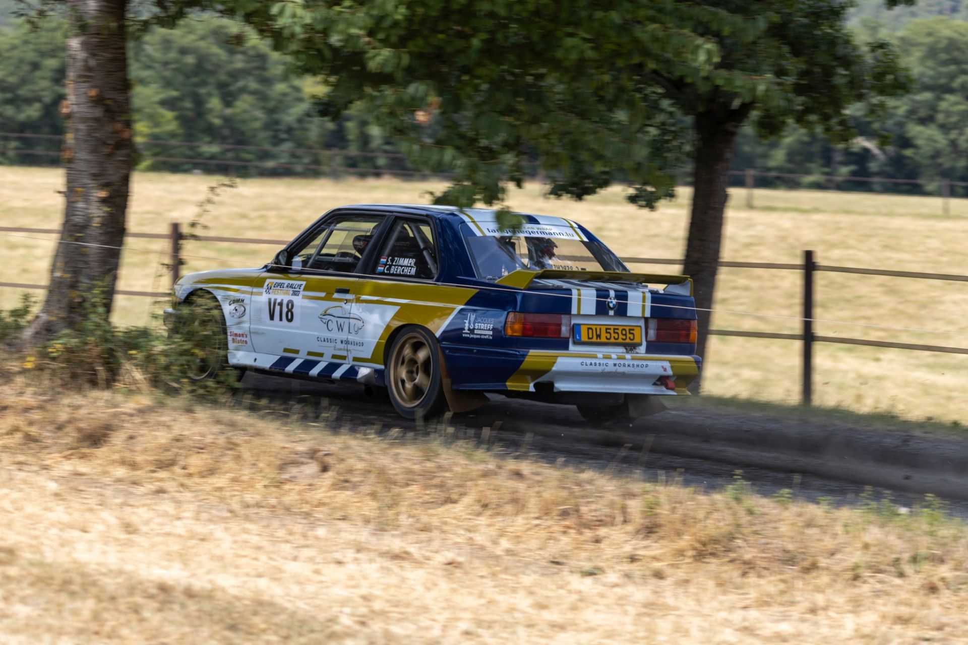 3B9A9697